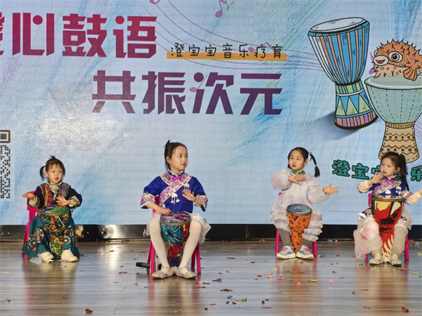 澄宝宝在红星美凯龙舞台闪亮登场